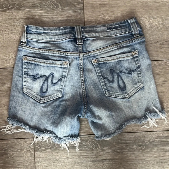 MM145 Zco Jean shorts - Picture 2 of 3